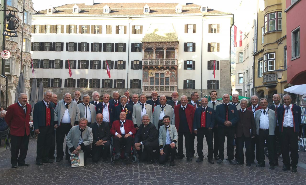 beim TSB-Platzlsingen zum Nationalfeiertag in der Innsbrucker Altstadt am 26. Oktober 2019