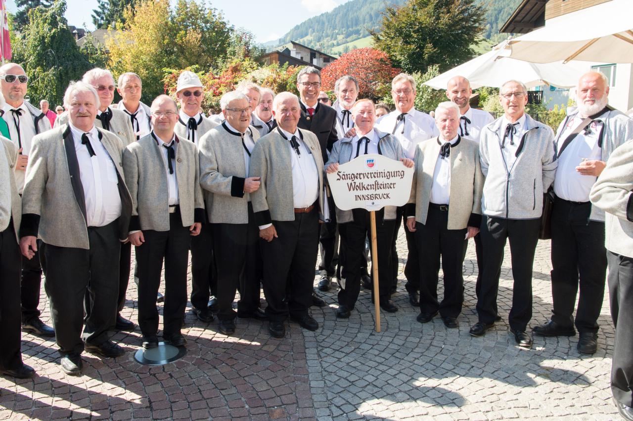 Ständchen für LH Arno Kompatscher beim Landessingen des Südtiroler Chorverbandes in Sterzing am 30. September 2018