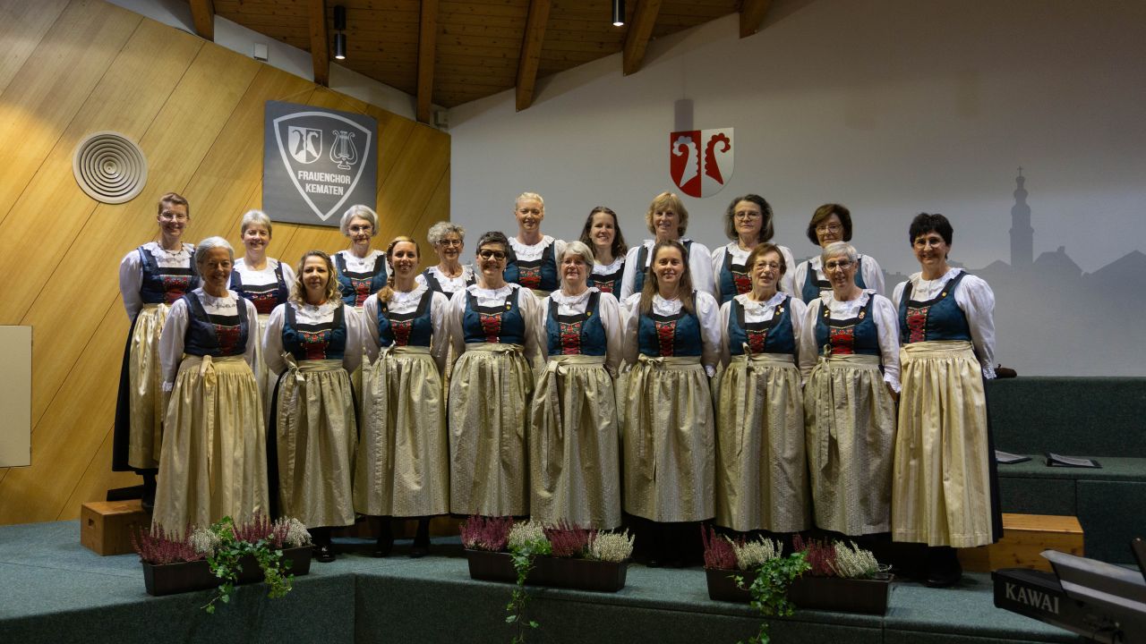 Die Sängerinnen des Frauenchores Kematen.